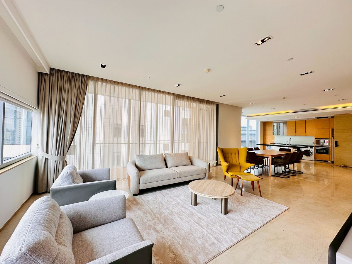 ให้เช่าคอนโดสีลม ศาลาแดง บางรัก : 🌆 ให้เช่า Sub-Penthouse 3 ห้องนอน 3 ห้องน้ำ ขนาด 227 ตร.ม. Saladaeng Residences ชั้นสูง วิวเมือง 270° ใจกลางสีลม ใกล้ BTS ศาลาแดง รายล้อมด้วยร้านอาหาร คาเฟ่ และไลฟ์สไตล์สุดฮิปของกรุงเทพฯ