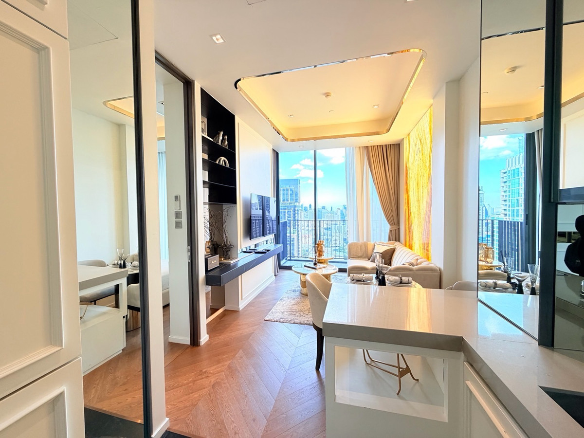 ให้เช่าคอนโดวิทยุ ชิดลม หลังสวน : ✨ 28 Chidlom – ห้องหรู ใจกลางชิดลม วิวสวย ชั้นสูง เพียง 55K!