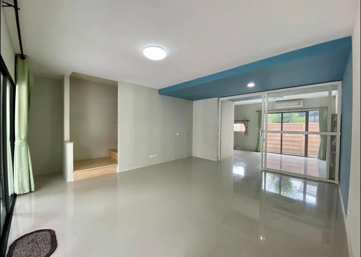 ให้เช่าทาวน์โฮมวิภาวดี ดอนเมือง หลักสี่ : ทาวน์โฮม 3ชั้น ติดโรบินสัน ขับรถ 10นาทีถึงสนามบินดอนเมือง 3ห้องนอน 3ห้องน้ำ