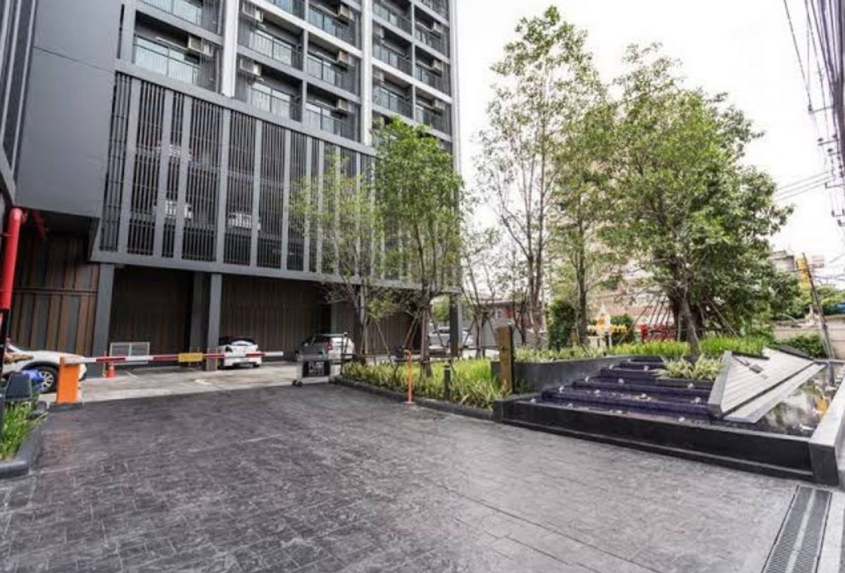 For SaleCondoRatchadapisek, Huaikwang, Suttisan : Fully Furnished condo for sell, close to MRT Sutthisan 081-245-7349