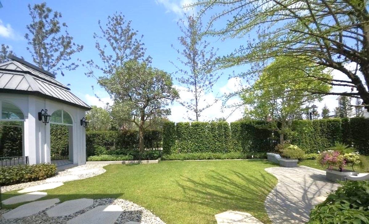 ขายบ้านบางนา แบริ่ง ลาซาล : NANTAWAN Bangna km 15 (นันทวัน บางนา กม.15) 220 ตร.ว. (6นอน 8น้ำ 12จอด) บ้านใหม่ตกแต่งครบพร้อมอยู่ หลังมุม ติดสวน ใกล้สโมสร