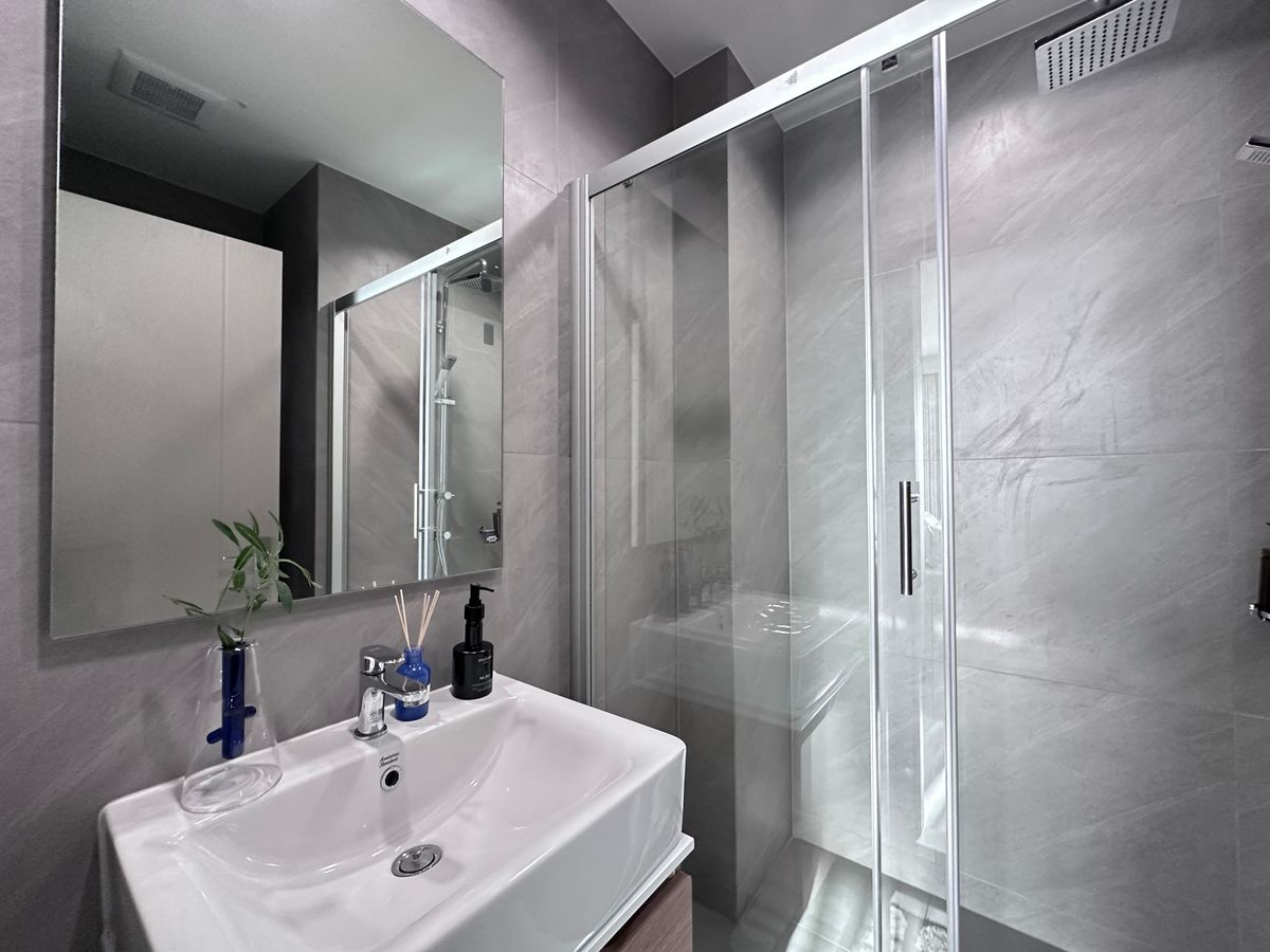 For SaleCondoKhlongtoei, Kluaynamthai : Sell ​​Ideo Sukhumvit Project-Rama 4 There are many rooms to choose from. Ready to receive a special promotion behind the house