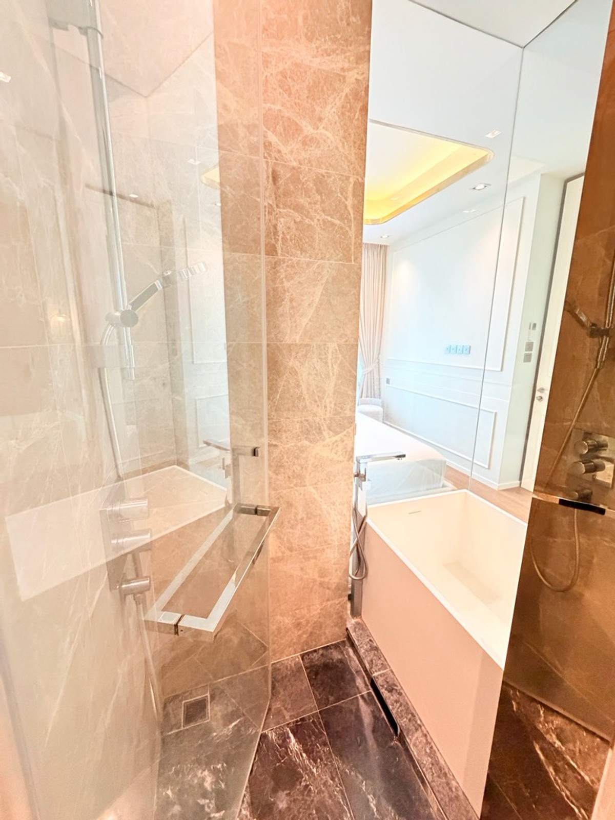 For RentCondoWitthayu, Chidlom, Langsuan, Ploenchit : 💎 28 Chidlom – Luxury 1BR, High Floor, City View, Only 55K!