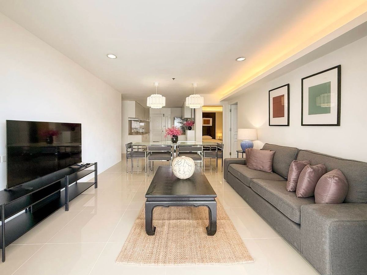 For RentCondoSukhumvit, Asoke, Thonglor : Rent Waterford Diamond Tower, 18th floor, 4 -bedroom wide, 3 bathrooms, 184.00 sqm. Full fir with electrical appliances for 109,000 baht.