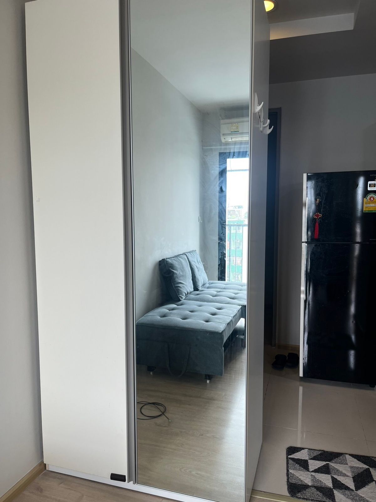 For SaleCondoRatchadapisek, Huaikwang, Suttisan : Fully Furnished condo for sell, close to MRT Sutthisan 081-245-7349