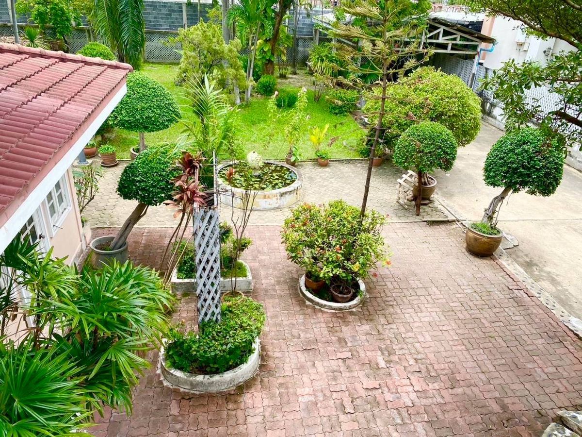 For SaleHouseBang Sue, Wong Sawang, Tao Pun : Classic house In the heart of Nonthaburi, beautiful garden