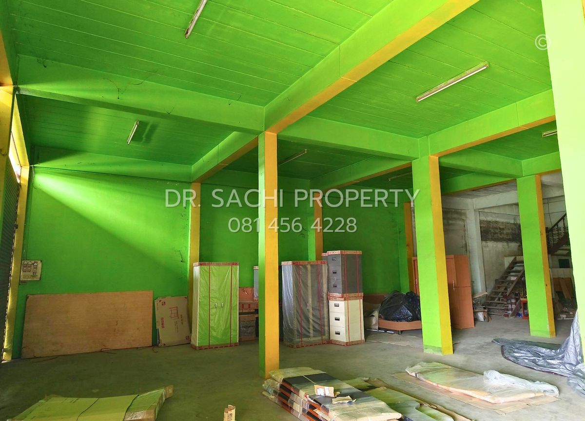 ขายอาคารพาณิชย์เชียงใหม่ : ขายถูก อาคารพาณิชย์ ใกล้ แม็คโคร ฝาง ทำเลดีติดถนนใหญ่  2 ชั้น (109.2 ตารางวา)