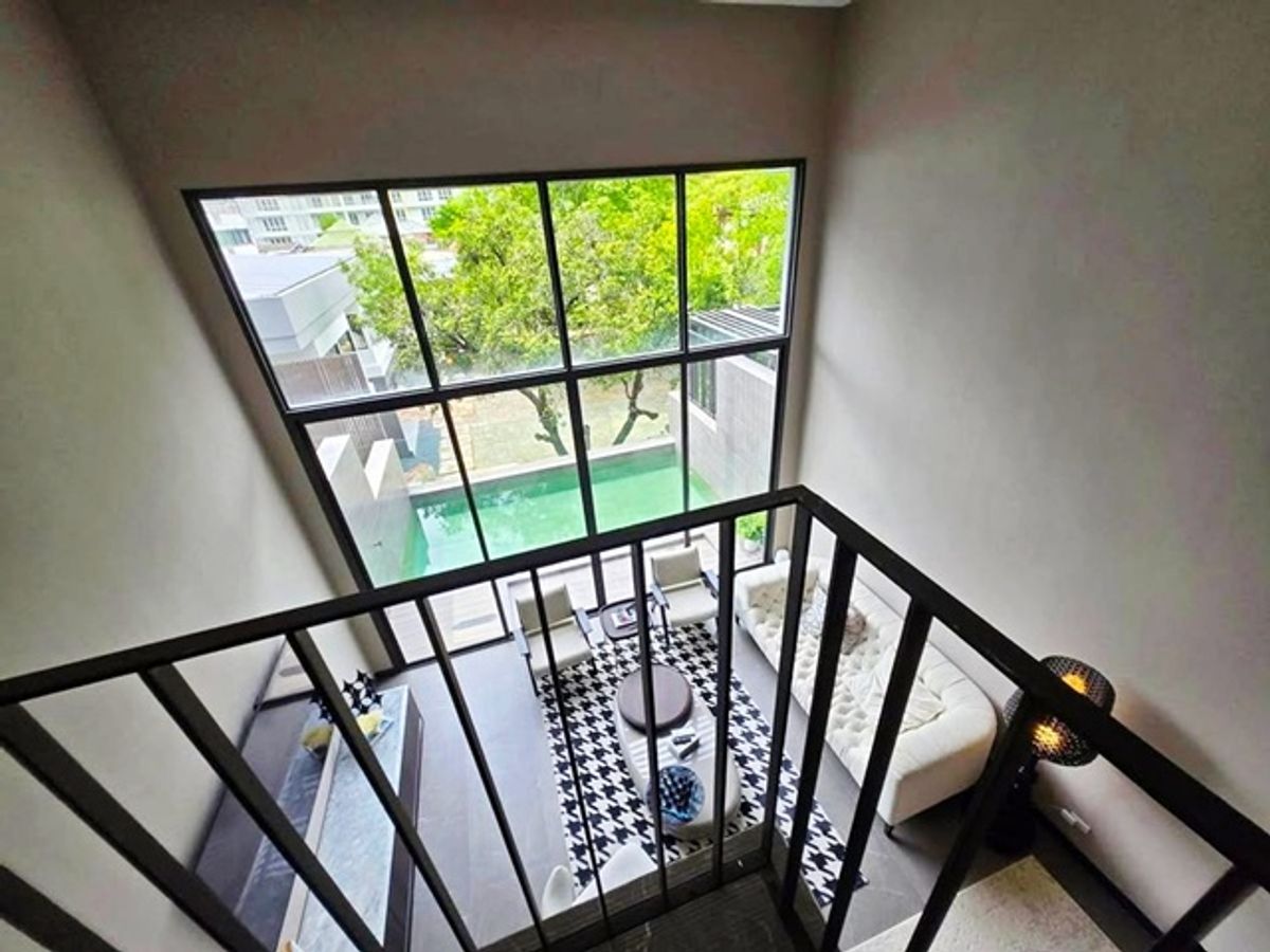 BTSทองหล่อ 1.7กม. ทองหล่อ19-27 เพชรบุรี ให้เช่า ทาวน์โฮมหรู 4.5 ชั้น+ชั้นลอย 320ตร.ม. 19ตร.วา. พร้อมลิฟท์ 3-4นอน 4 น้ำพร้อมสระว่ายน้ำ Loading...