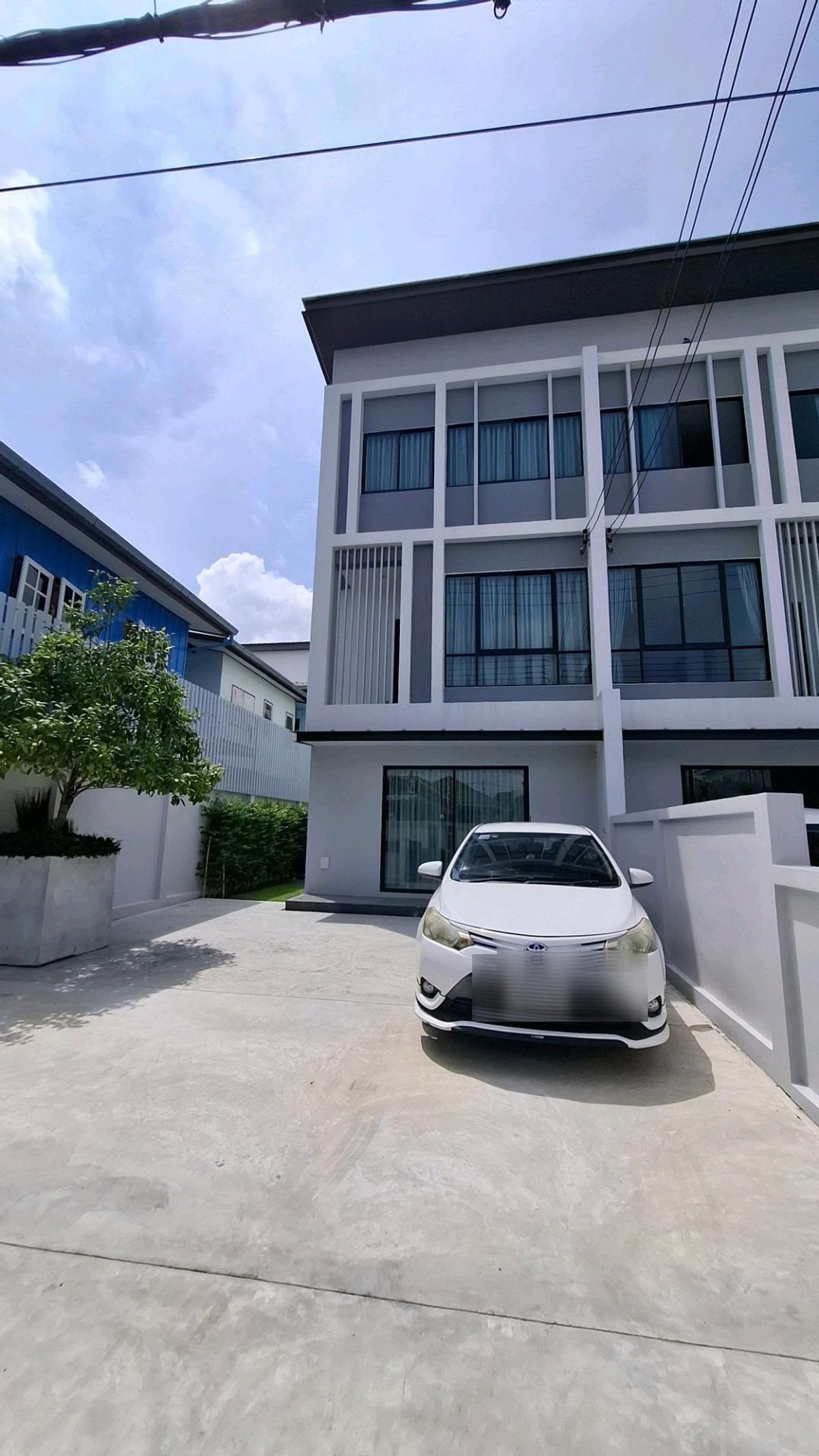 ขายทาวน์โฮมโชคชัย4 ลาดพร้าว71 : 🏡 ขายทาวน์โฮมหรู 3 ชั้น หลังมุม Cozy Maximus สตรีวิท 2 – ใกล้เซ็นทรัล อีสต์วิลล์ – ทางพิเศษศรีรัช – ทางด่วนรามอินทรา