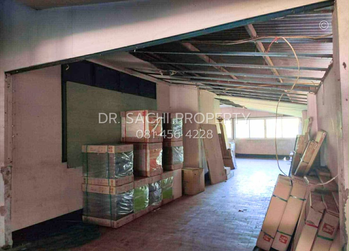 ขายอาคารพาณิชย์เชียงใหม่ : ขายถูก อาคารพาณิชย์ ใกล้ แม็คโคร ฝาง ทำเลดีติดถนนใหญ่  2 ชั้น (109.2 ตารางวา)