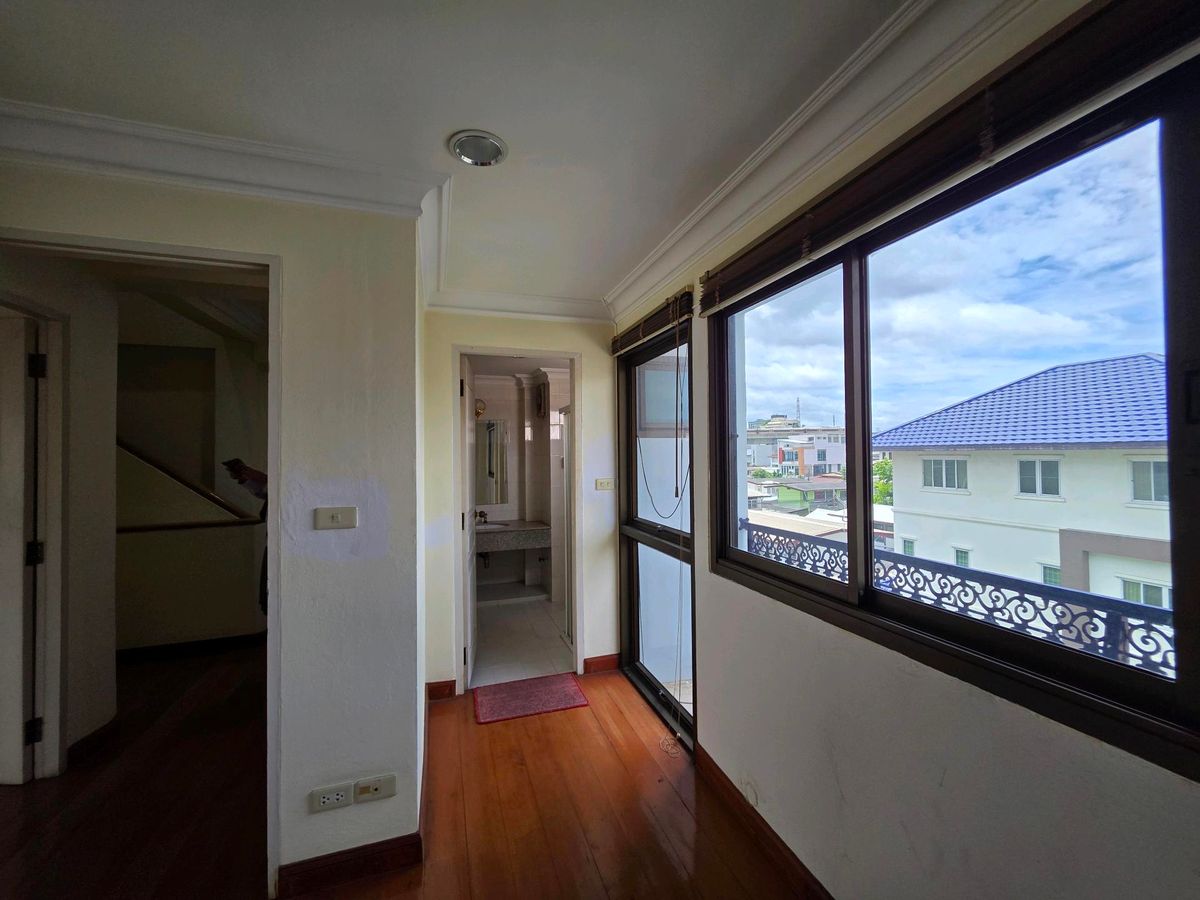 ขายโฮมออฟฟิศพระราม 9 เพชรบุรีตัดใหม่ RCA : 🚩ขายโฮมออฟฟิศพระราม9 ซอย 604 ชั้นครึ่ง แปลงมุม ราคาสุดคุ้ม✅️