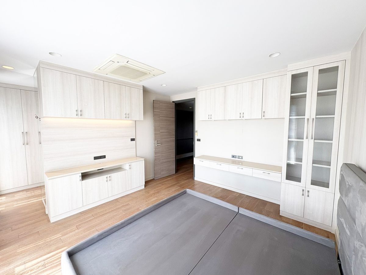 ขายทาวน์โฮมพระราม 3 สาธุประดิษฐ์ : 🌟 ทาวน์โฮมหรู 4.5 ชั้น บ้านทำเลทอง ใจกลางพระราม 3 🌟