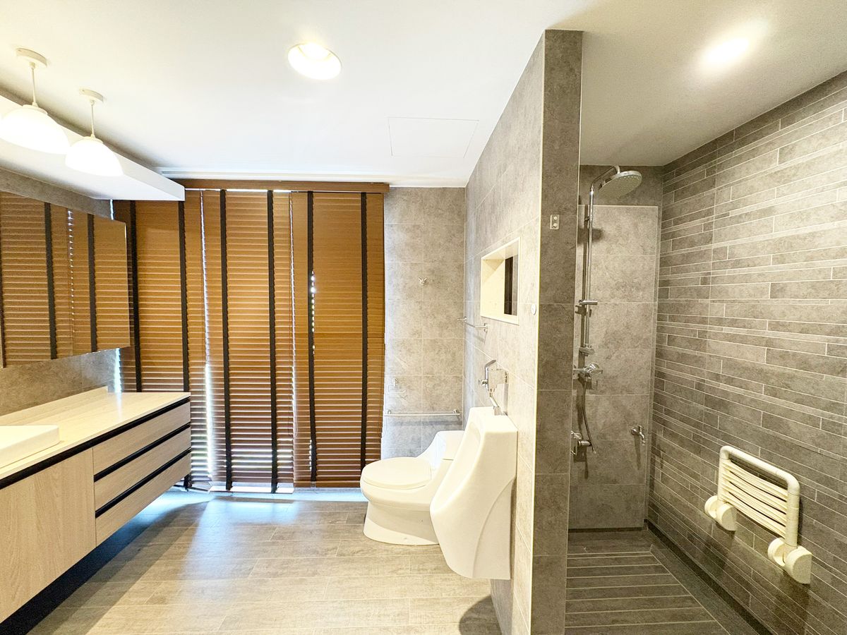 ขายทาวน์โฮมพระราม 3 สาธุประดิษฐ์ : 🌟 ทาวน์โฮมหรู 4.5 ชั้น บ้านทำเลทอง ใจกลางพระราม 3 🌟