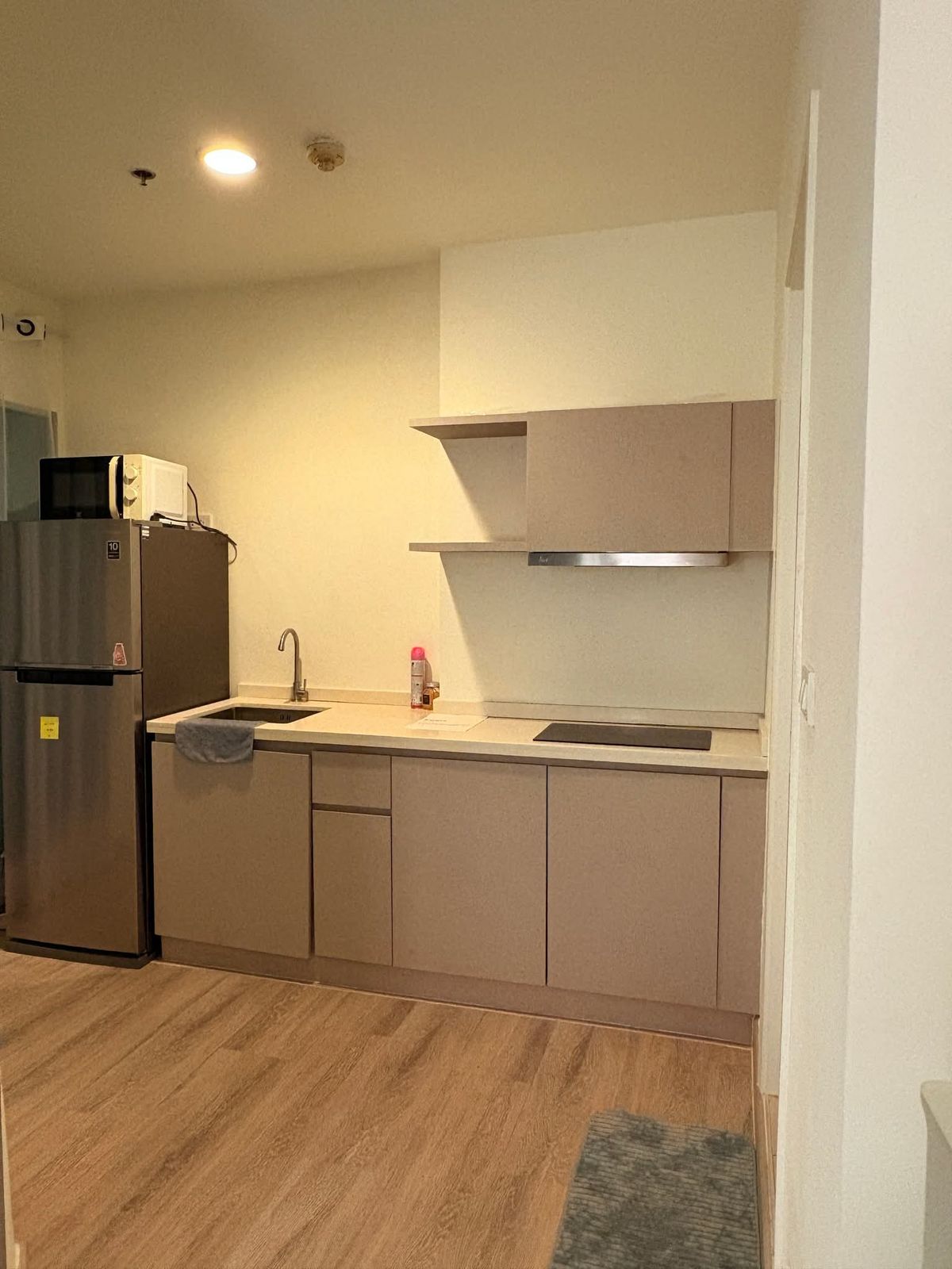 For RentCondoKhlongtoei, Kluaynamthai : For rent 📍 Aspire Rama 4 📍 Fully furnished and equipped, near BTS Ekkamai