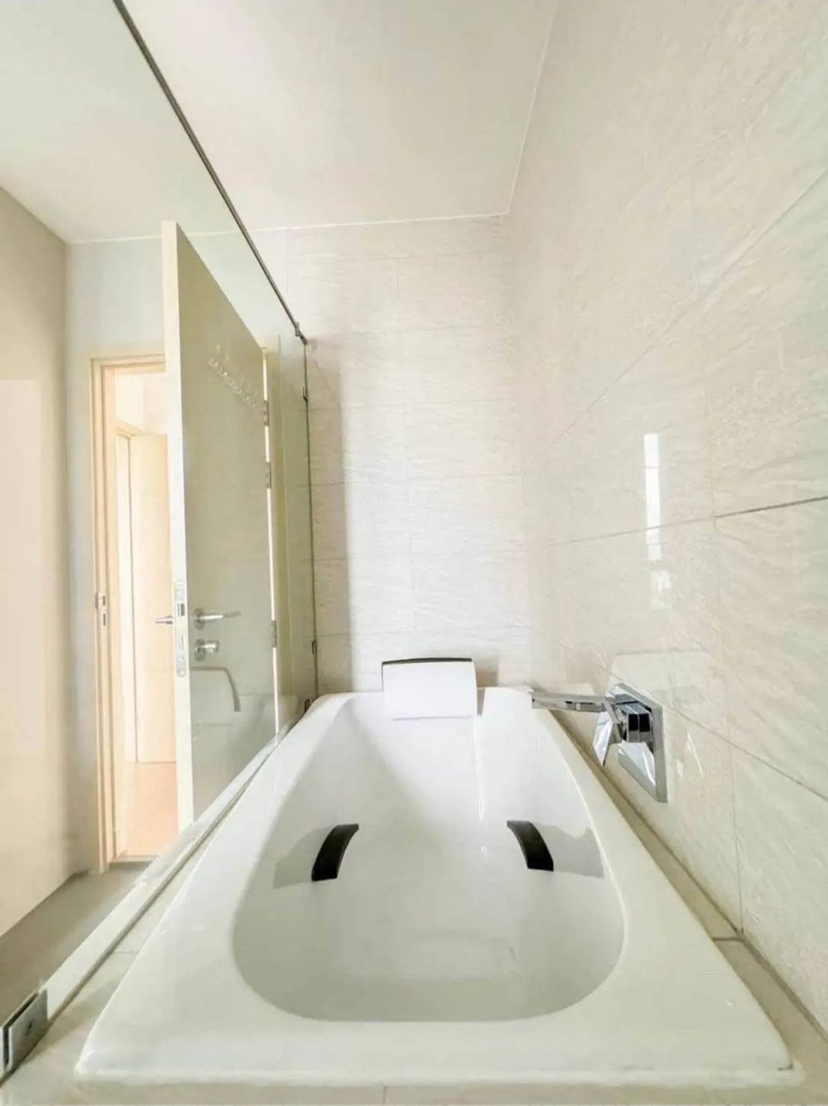 ขายคอนโดสุขุมวิท อโศก ทองหล่อ : ขายด่วน 📍 MARU EKKAMAI 📍 2 ห้องนอน คอนโดใจกลางเอกมัย เลี้ยงสัตว์ได้ ใกล้ BTS เอกมัย