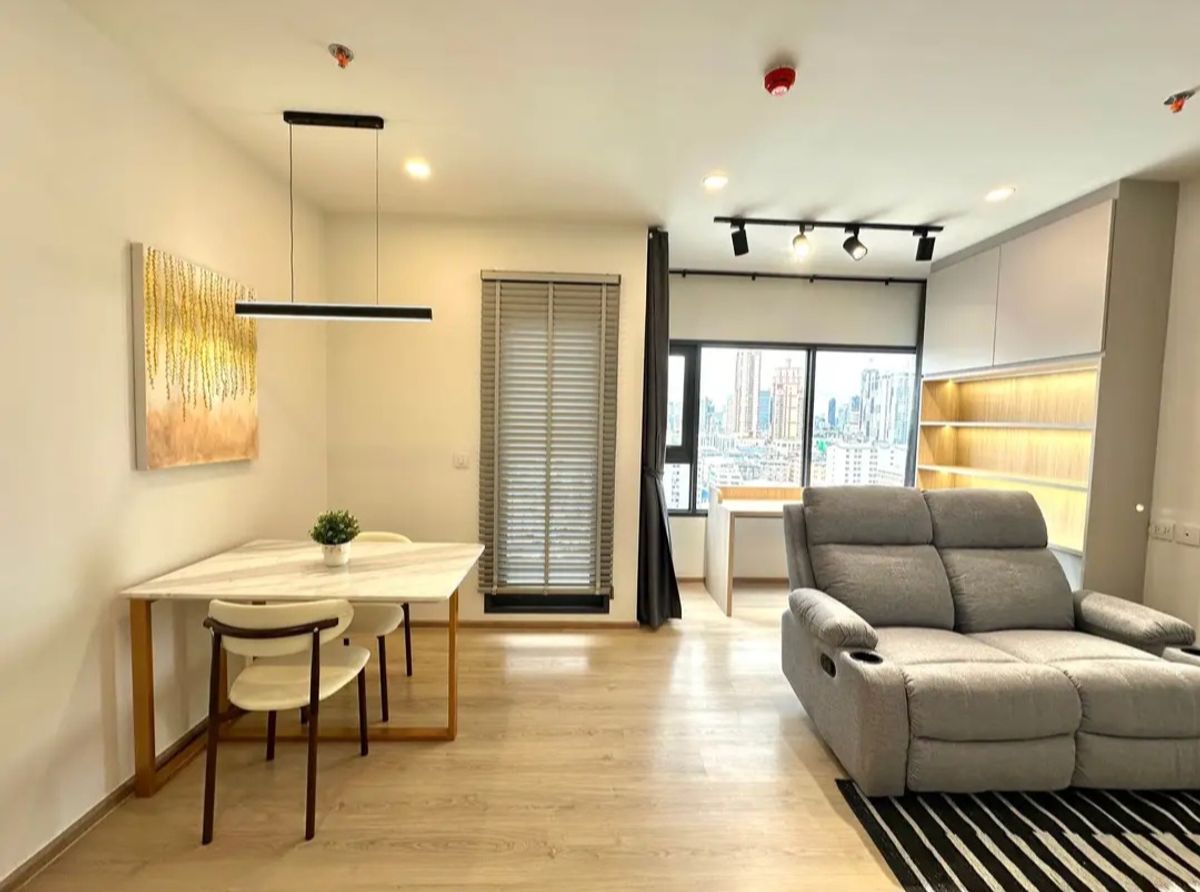 ให้เช่าคอนโดคลองเตย กล้วยน้ำไท : ให้เช่า 📍 Life Rama 4 - Asoke 📍 ใกล้ MRT ศูนย์สิริกิติ์ 2 ห้องนอน เฟอร์นิเจอร์ และ เครื่องใช้ไฟฟ้าครบ 