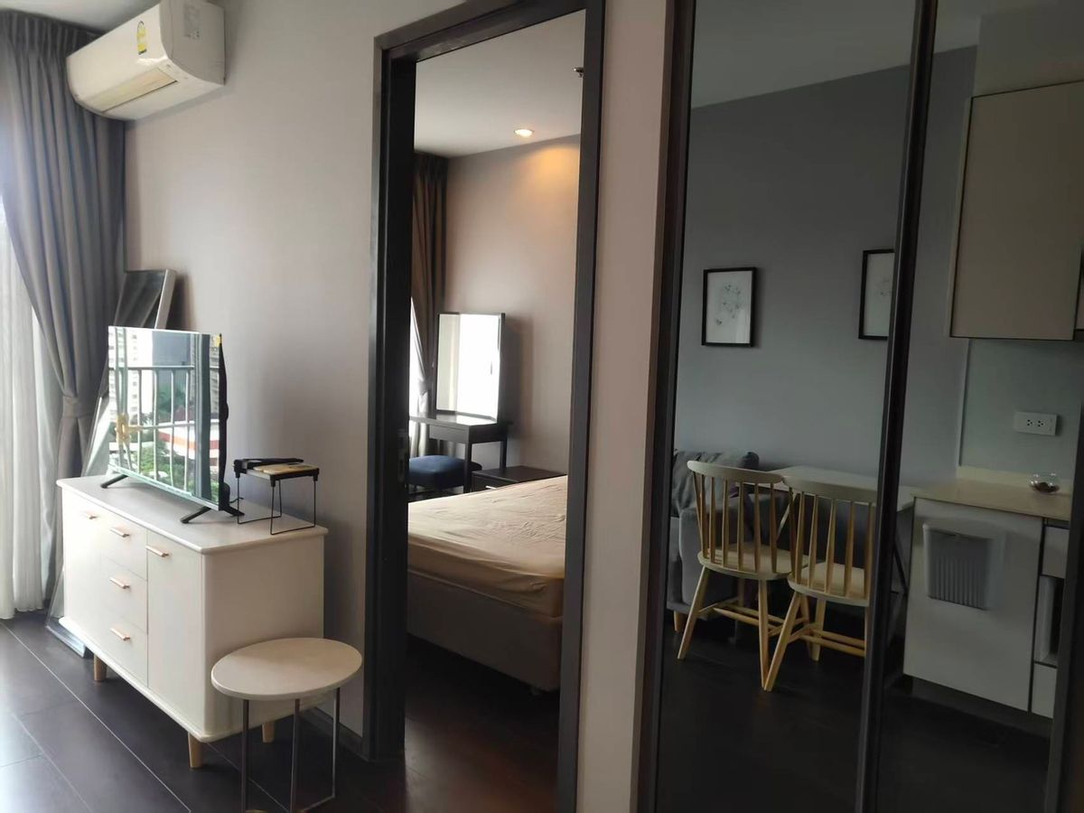 For RentCondoSukhumvit, Asoke, Thonglor : C Ekkamai condo for rent, 1 bed, fully furnished, convenient for travel, ready to move
