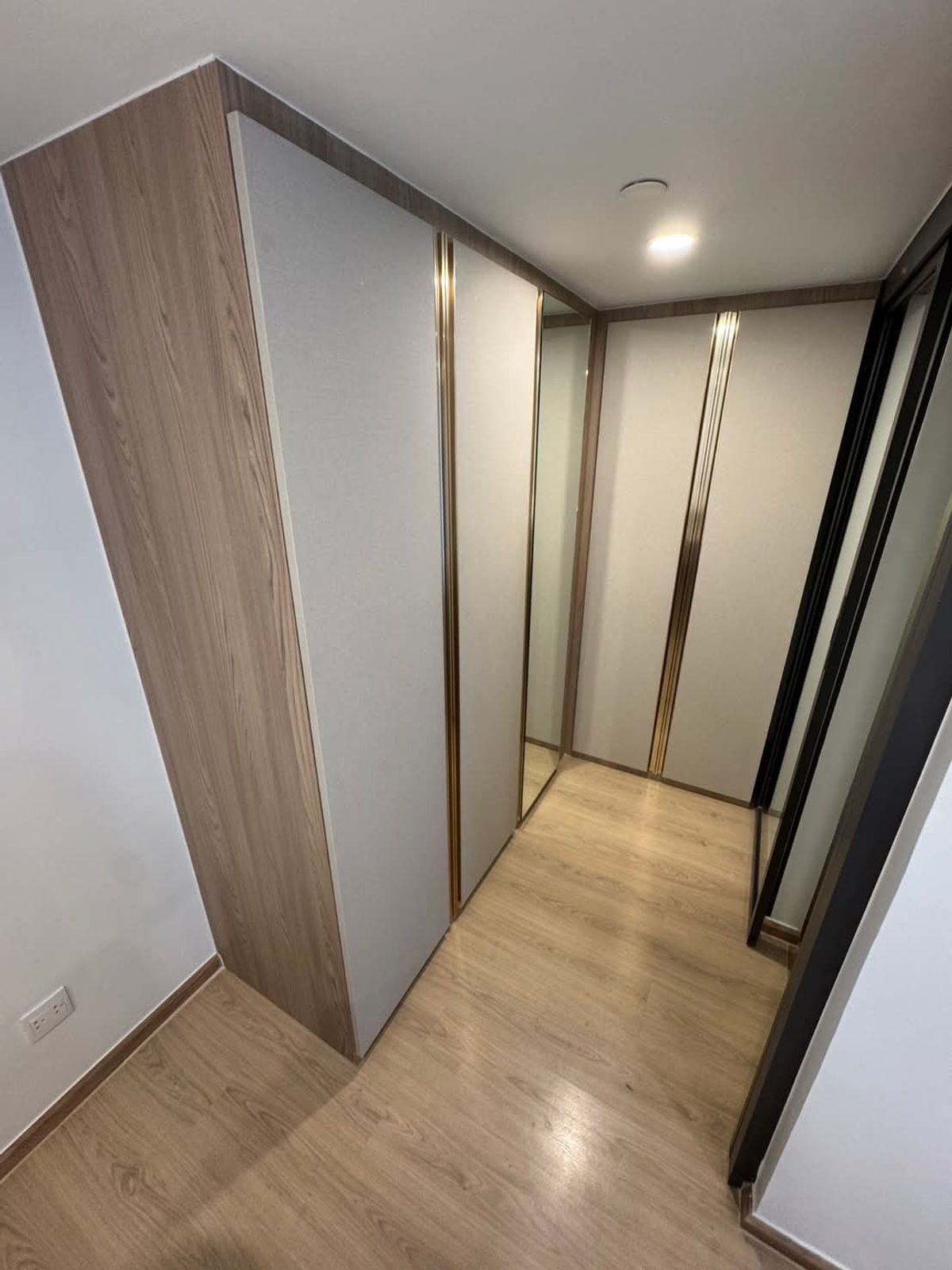 ให้เช่าคอนโดคลองเตย กล้วยน้ำไท : ให้เช่า 📍 Life Rama 4 - Asoke 📍 ใกล้ MRT ศูนย์สิริกิติ์ 2 ห้องนอน เฟอร์นิเจอร์ และ เครื่องใช้ไฟฟ้าครบ 