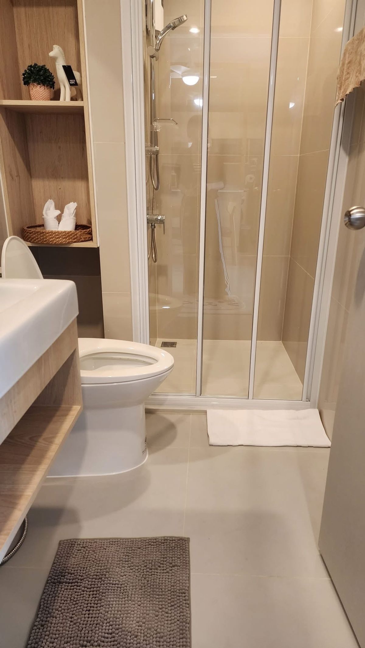 For RentCondoPattanakan, Srinakarin : For rent 📍 Nue Noble Srinakarin - Lasalle 📍 Fully furnished and equipped, near MRT Sri Lasalle