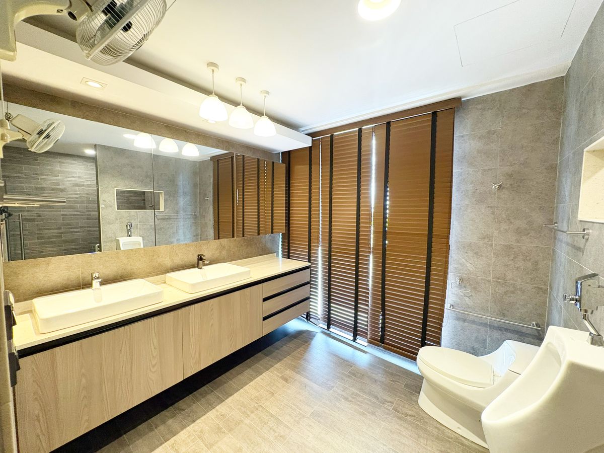 ขายทาวน์โฮมพระราม 3 สาธุประดิษฐ์ : 🌟 ทาวน์โฮมหรู 4.5 ชั้น บ้านทำเลทอง ใจกลางพระราม 3 🌟