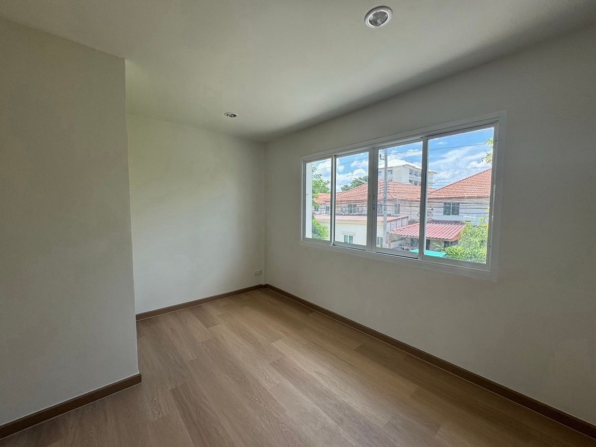 For SaleTownhomePathum Thani,Rangsit, Thammasat : Prem Pri Village