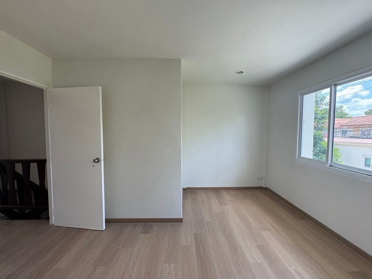 For SaleTownhomePathum Thani,Rangsit, Thammasat : Prem Pri Village