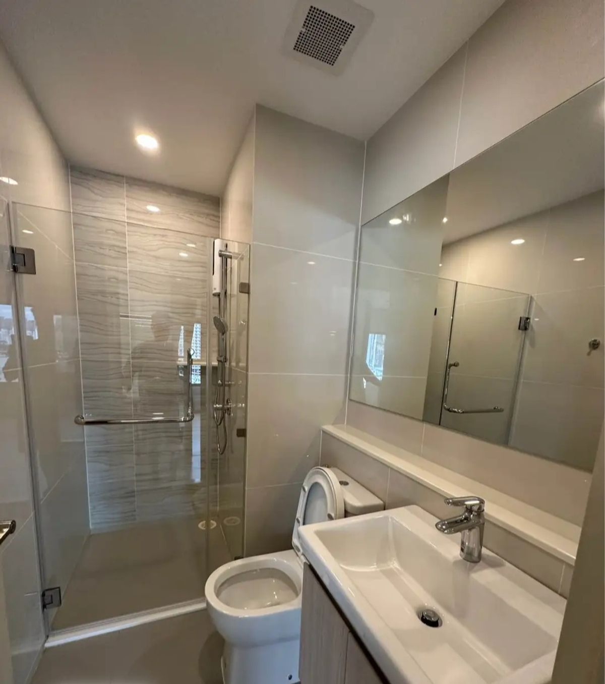 ให้เช่าคอนโดคลองเตย กล้วยน้ำไท : ให้เช่า 📍 Life Rama 4 - Asoke 📍 ใกล้ MRT ศูนย์สิริกิติ์ 2 ห้องนอน เฟอร์นิเจอร์ และ เครื่องใช้ไฟฟ้าครบ 