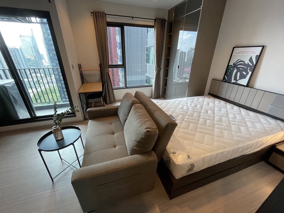 For RentCondoRama9, Petchburi, RCA : 🔥Urgent Rental🔥 Life Asoke-Rama 9, fully furnished, ready to move in, near MRT Rama 9 and Makkasan Airport Link.