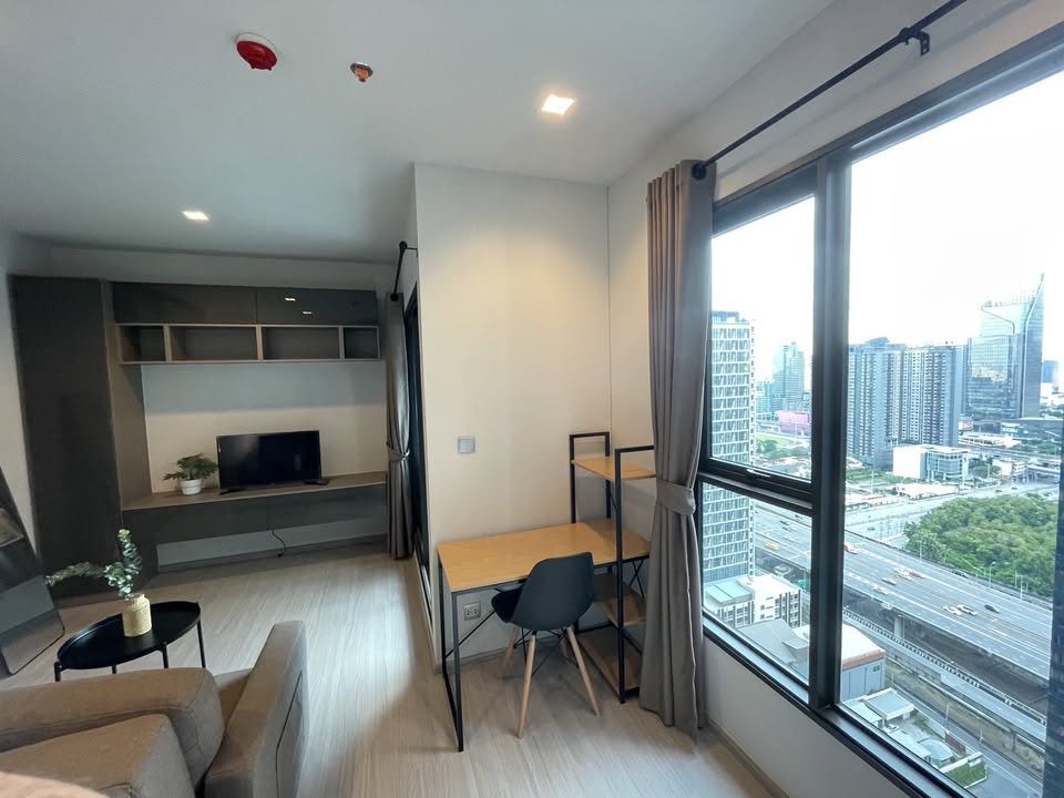 For RentCondoRama9, Petchburi, RCA : 🔥Urgent Rental🔥 Life Asoke-Rama 9, fully furnished, ready to move in, near MRT Rama 9 and Makkasan Airport Link.