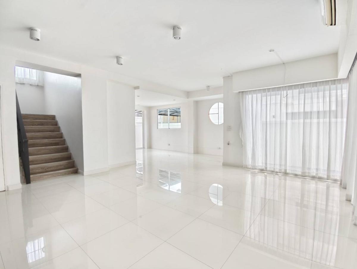 ขายสำนักงานพระราม 9 เพชรบุรีตัดใหม่ RCA : 🔥ขายด่วน +🔥บี สแควร์ พระราม 9-เหม่งจ๋าย ใกล้โรงเรียนนานาชาติเดอะรีเจ้นท์