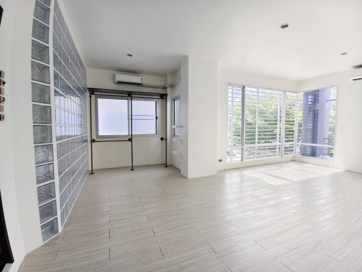 ขายสำนักงานพระราม 9 เพชรบุรีตัดใหม่ RCA : 🔥ขายด่วน +🔥บี สแควร์ พระราม 9-เหม่งจ๋าย ใกล้โรงเรียนนานาชาติเดอะรีเจ้นท์