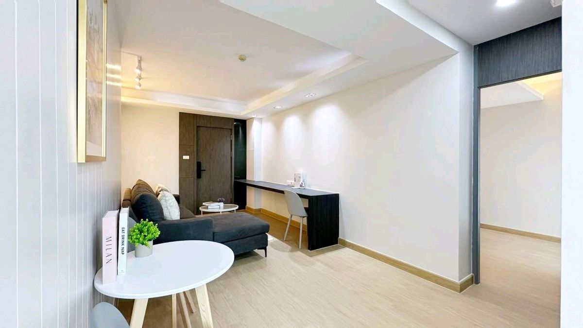 For SaleCondoRatchadapisek, Huaikwang, Suttisan : 💥 Located in a condo but comfortable like a house! Large central room 🚅MRT Huai Khwang just reach 📌 Project: Supalai City Resort-Huai City Resort Ratchada-Huaykwang 🌳
