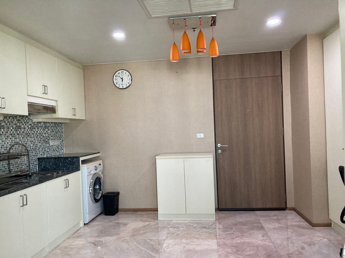 For RentCondoSukhumvit, Asoke, Thonglor : 💎 GT16235 | Condo Noble Remix, convenient travel, next to the BTS Skytrain, has a shuttle, beautiful room, fully furnished, ready to move in!