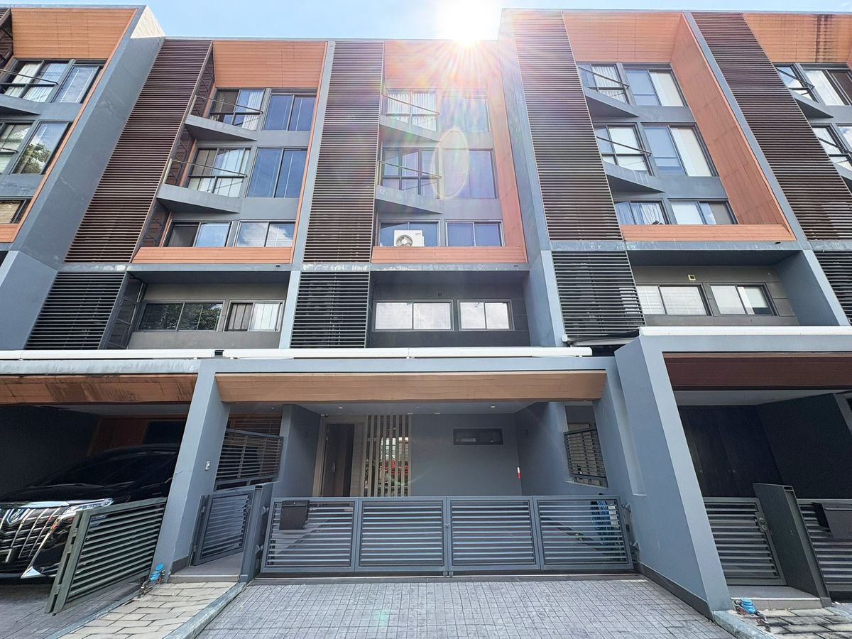 For SaleTownhomeRama3 (Riverside),Satupadit : 🌟 4.5-storey townhome - A Rare Find in Rama 3 🌟
