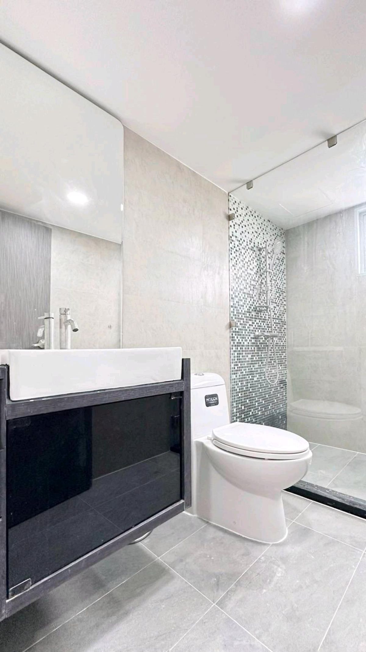 For SaleCondoRatchadapisek, Huaikwang, Suttisan : 💥 Located in a condo but comfortable like a house! Large central room 🚅MRT Huai Khwang just reach 📌 Project: Supalai City Resort-Huai City Resort Ratchada-Huaykwang 🌳