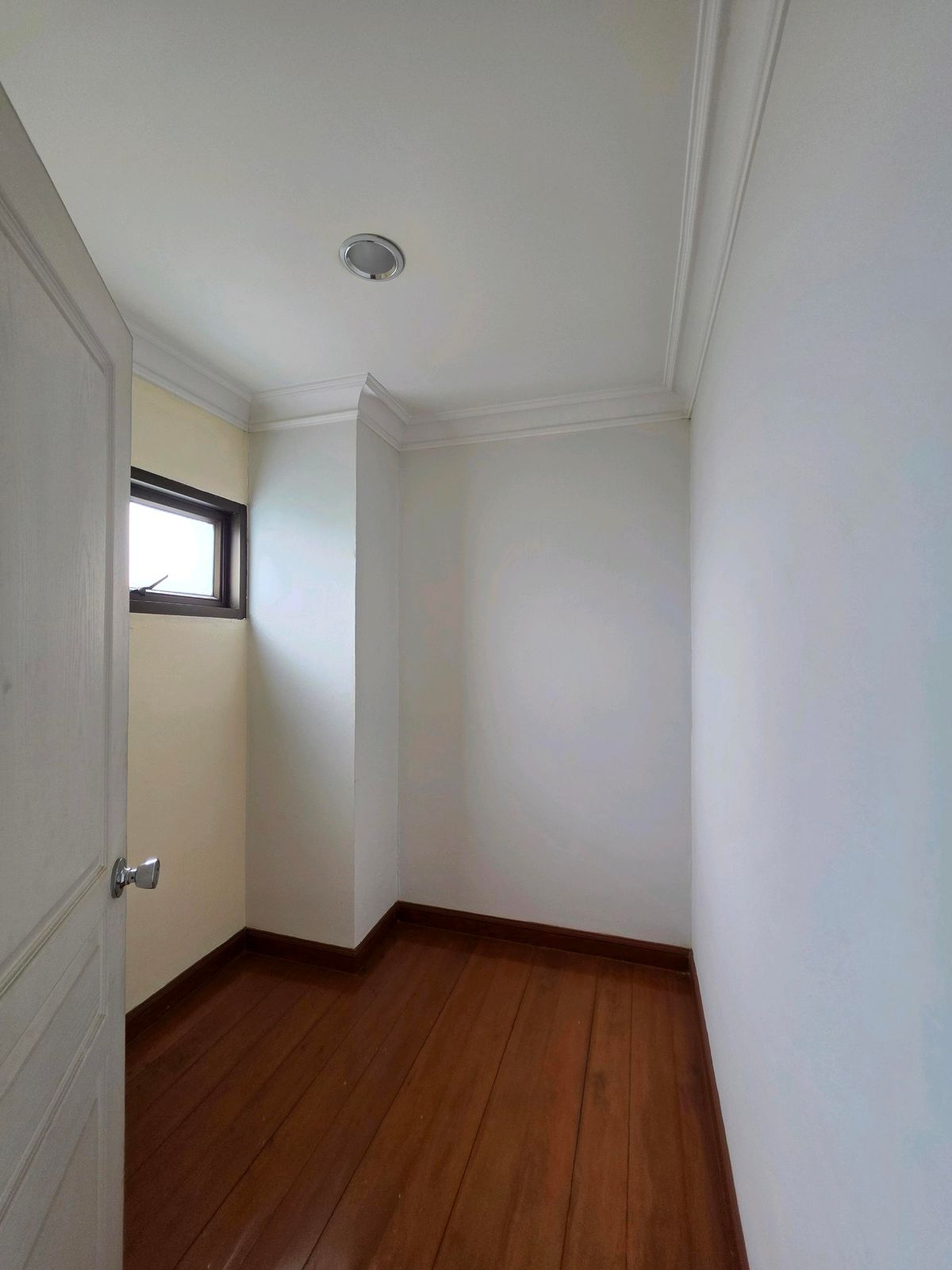 ขายโฮมออฟฟิศพระราม 9 เพชรบุรีตัดใหม่ RCA : 🚩ขายโฮมออฟฟิศพระราม9 ซอย 604 ชั้นครึ่ง แปลงมุม ราคาสุดคุ้ม✅️