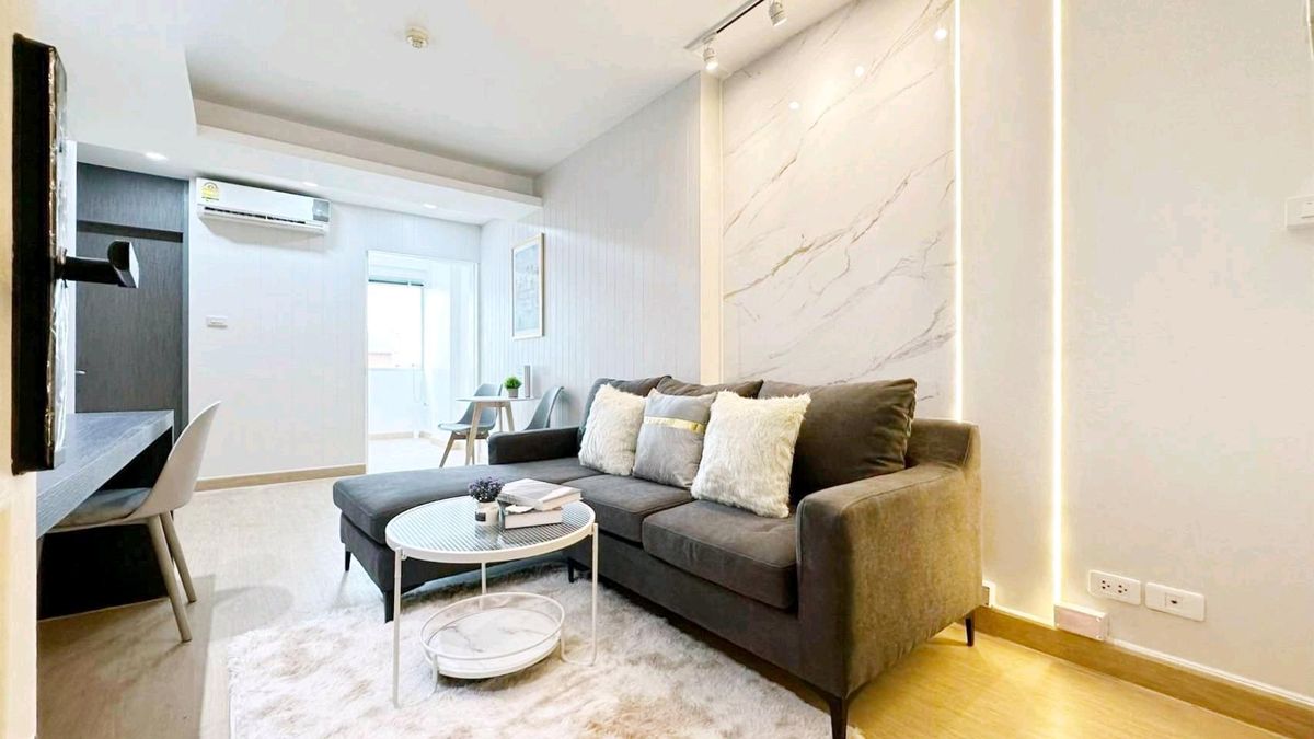 For SaleCondoRatchadapisek, Huaikwang, Suttisan : 💥 Located in a condo but comfortable like a house! Large central room 🚅MRT Huai Khwang just reach 📌 Project: Supalai City Resort-Huai City Resort Ratchada-Huaykwang 🌳