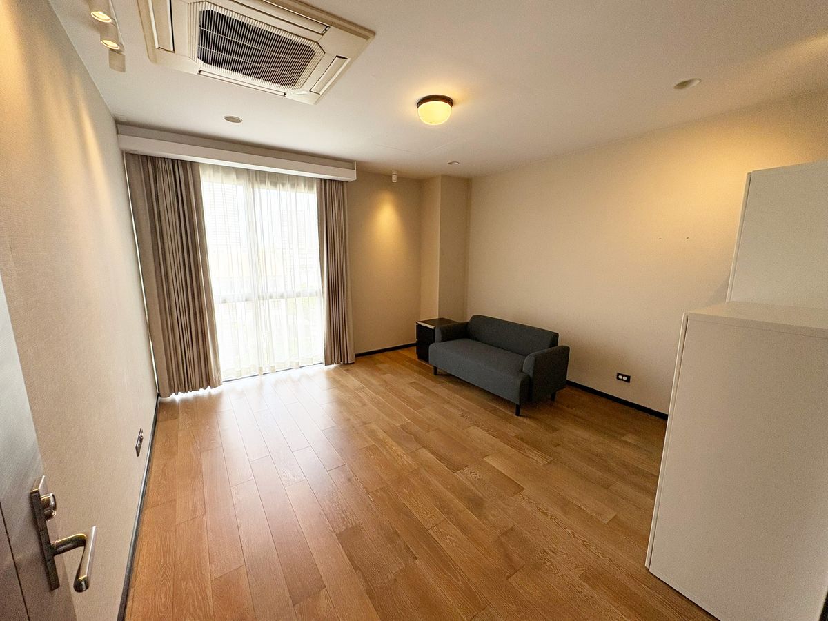 ขายทาวน์โฮมพระราม 3 สาธุประดิษฐ์ : 🌟 ทาวน์โฮมหรู 4.5 ชั้น บ้านทำเลทอง ใจกลางพระราม 3 🌟