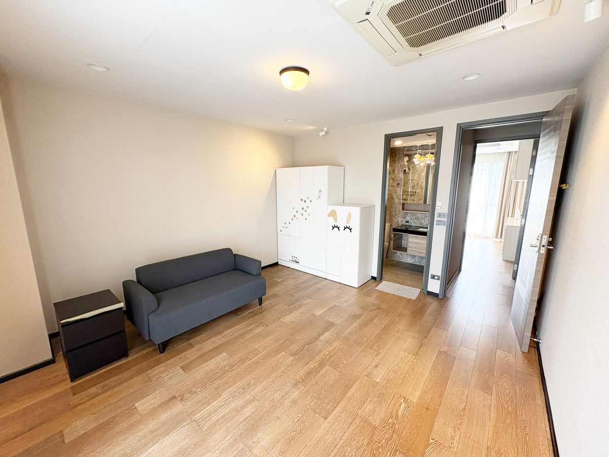 ขายทาวน์โฮมพระราม 3 สาธุประดิษฐ์ : 🌟 ทาวน์โฮมหรู 4.5 ชั้น บ้านทำเลทอง ใจกลางพระราม 3 🌟