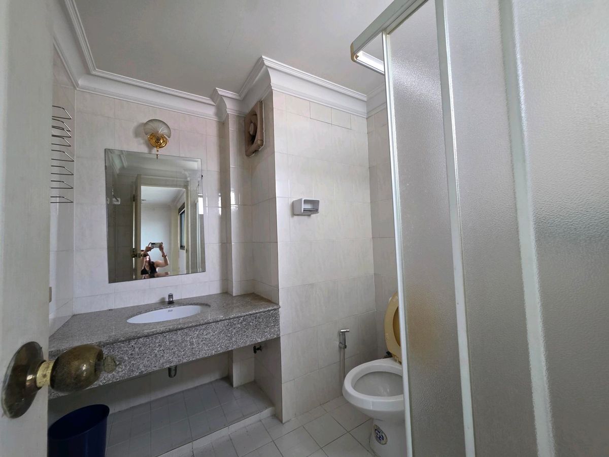 ขายโฮมออฟฟิศพระราม 9 เพชรบุรีตัดใหม่ RCA : 🚩ขายโฮมออฟฟิศพระราม9 ซอย 604 ชั้นครึ่ง แปลงมุม ราคาสุดคุ้ม✅️