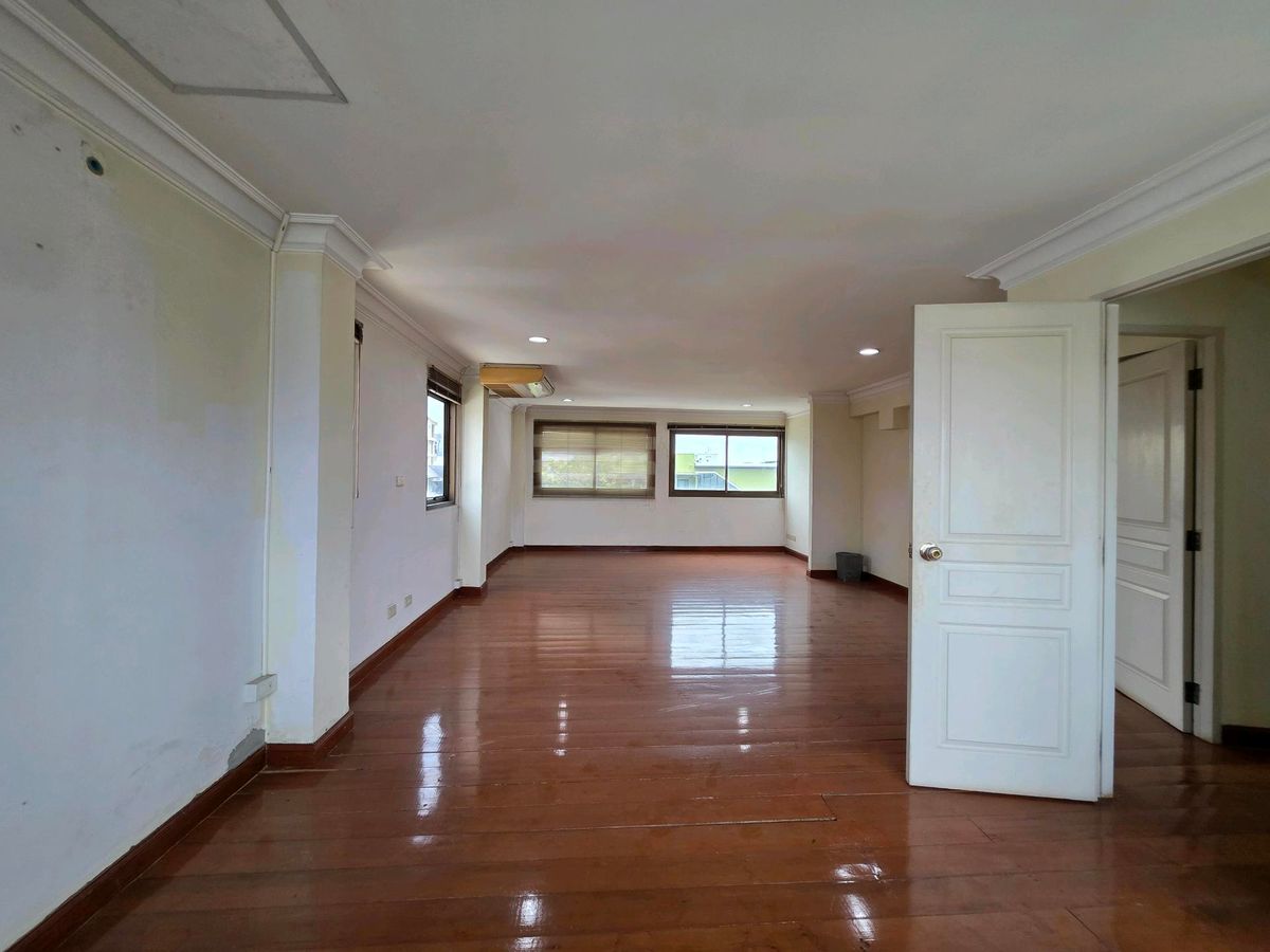 ขายโฮมออฟฟิศพระราม 9 เพชรบุรีตัดใหม่ RCA : 🚩ขายโฮมออฟฟิศพระราม9 ซอย 604 ชั้นครึ่ง แปลงมุม ราคาสุดคุ้ม✅️