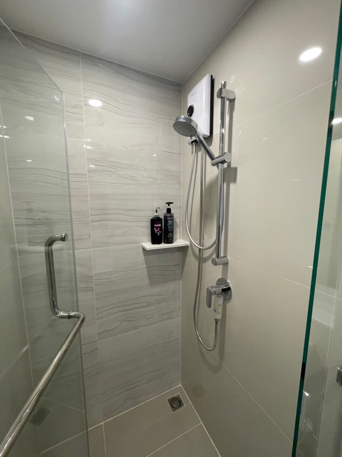 ให้เช่าคอนโดคลองเตย กล้วยน้ำไท : ให้เช่า ✨ Life Rama 4 - Asoke ✨ ใกล้ MRT ศูนย์ประชุมสิริกิติ์ เฟอร์นิเจอร์ และ เครื่องใช้ไฟฟ้าครบ 