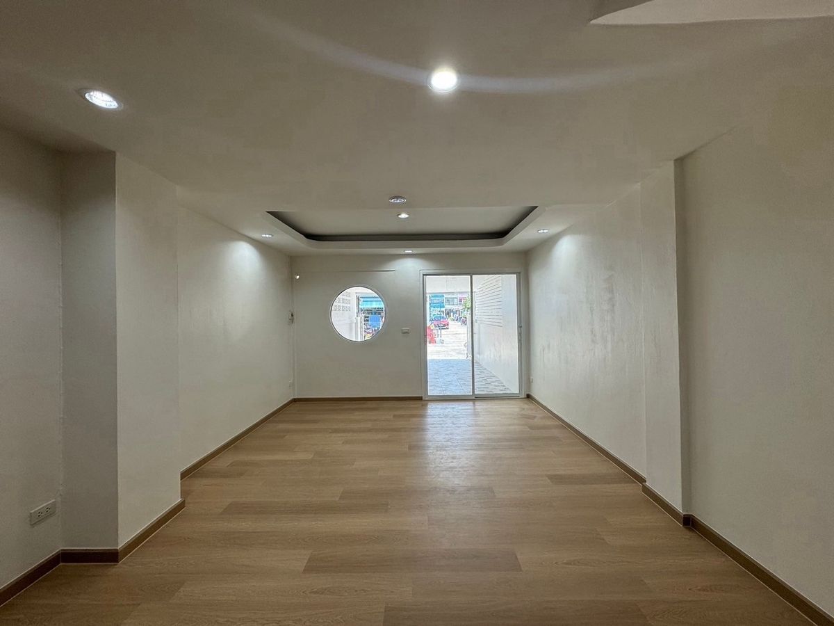 For SaleTownhomePathum Thani,Rangsit, Thammasat : Prem Pri Village