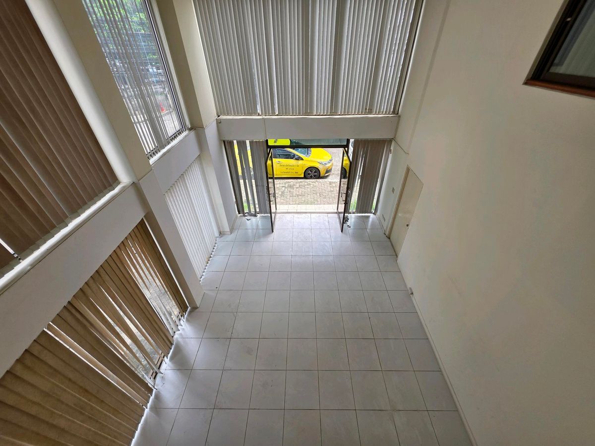 ขายโฮมออฟฟิศพระราม 9 เพชรบุรีตัดใหม่ RCA : 🚩ขายโฮมออฟฟิศพระราม9 ซอย 604 ชั้นครึ่ง แปลงมุม ราคาสุดคุ้ม✅️