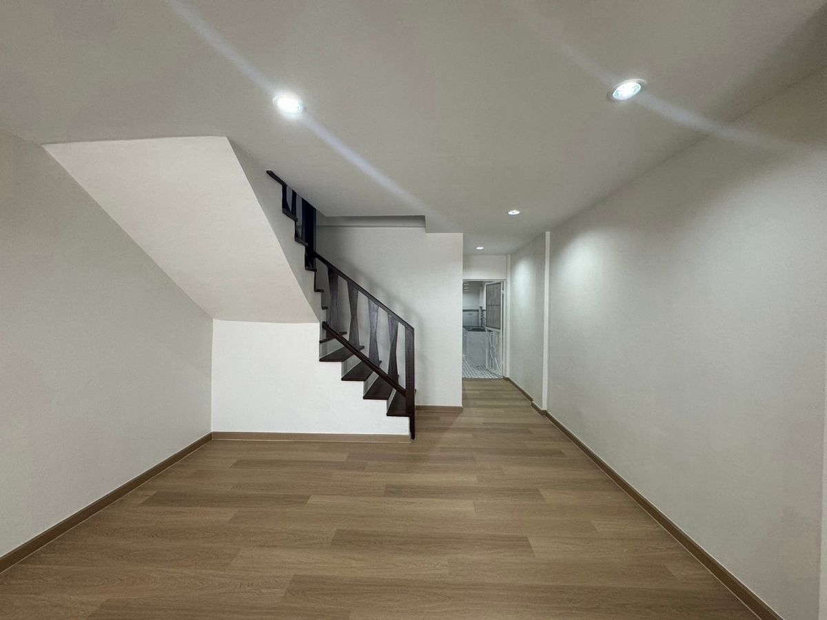 For SaleTownhomePathum Thani,Rangsit, Thammasat : Prem Pri Village