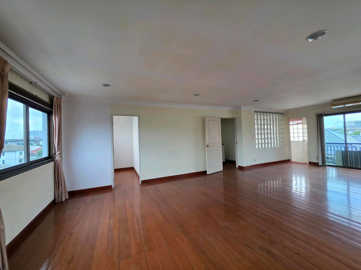 ขายโฮมออฟฟิศพระราม 9 เพชรบุรีตัดใหม่ RCA : 🚩ขายโฮมออฟฟิศพระราม9 ซอย 604 ชั้นครึ่ง แปลงมุม ราคาสุดคุ้ม✅️