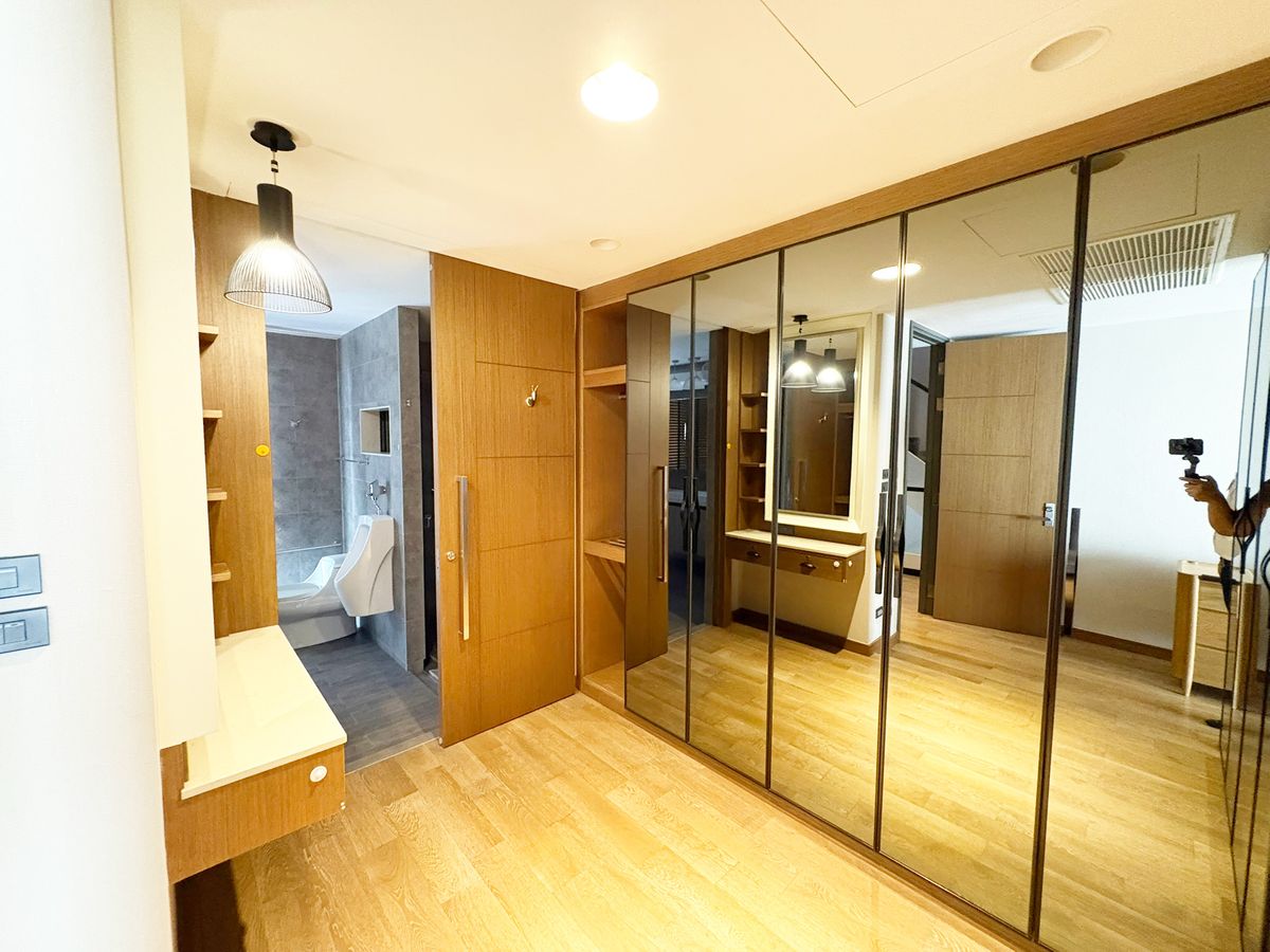 ขายทาวน์โฮมพระราม 3 สาธุประดิษฐ์ : 🌟 ทาวน์โฮมหรู 4.5 ชั้น บ้านทำเลทอง ใจกลางพระราม 3 🌟