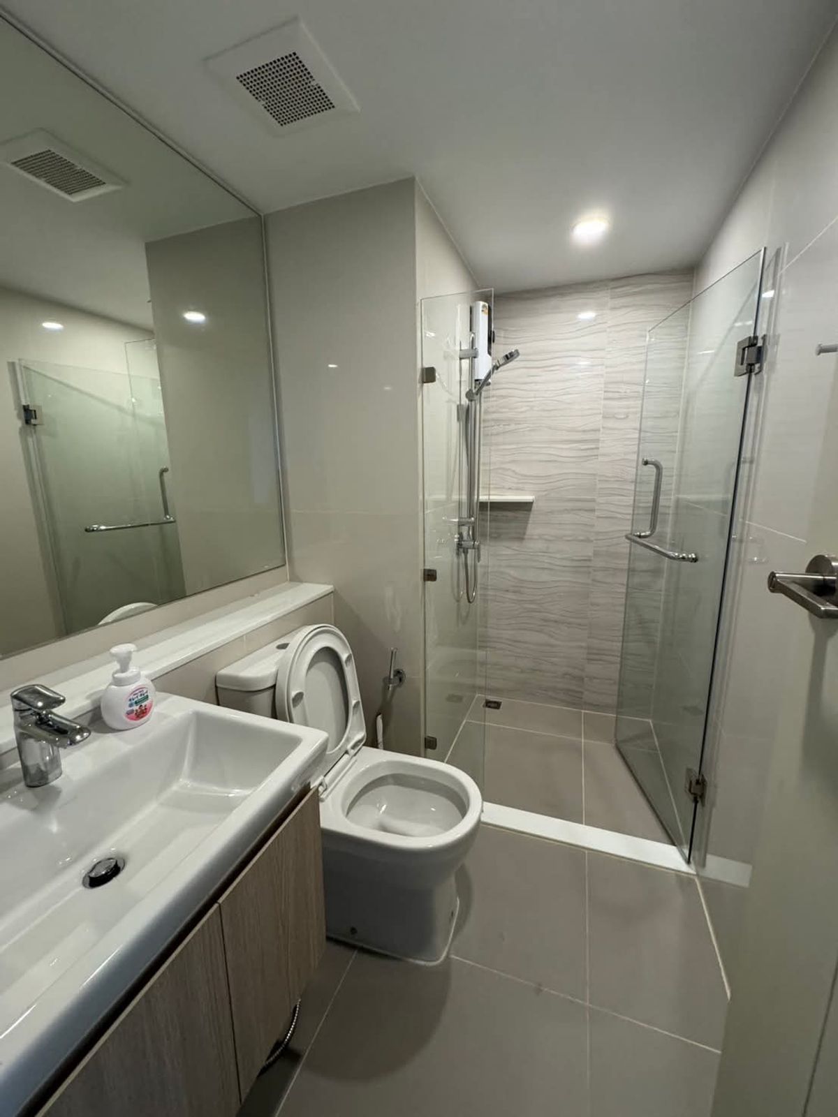 ให้เช่าคอนโดคลองเตย กล้วยน้ำไท : ให้เช่า 📍 Life Rama 4 - Asoke 📍 ใกล้ MRT ศูนย์สิริกิติ์ 2 ห้องนอน เฟอร์นิเจอร์ และ เครื่องใช้ไฟฟ้าครบ 