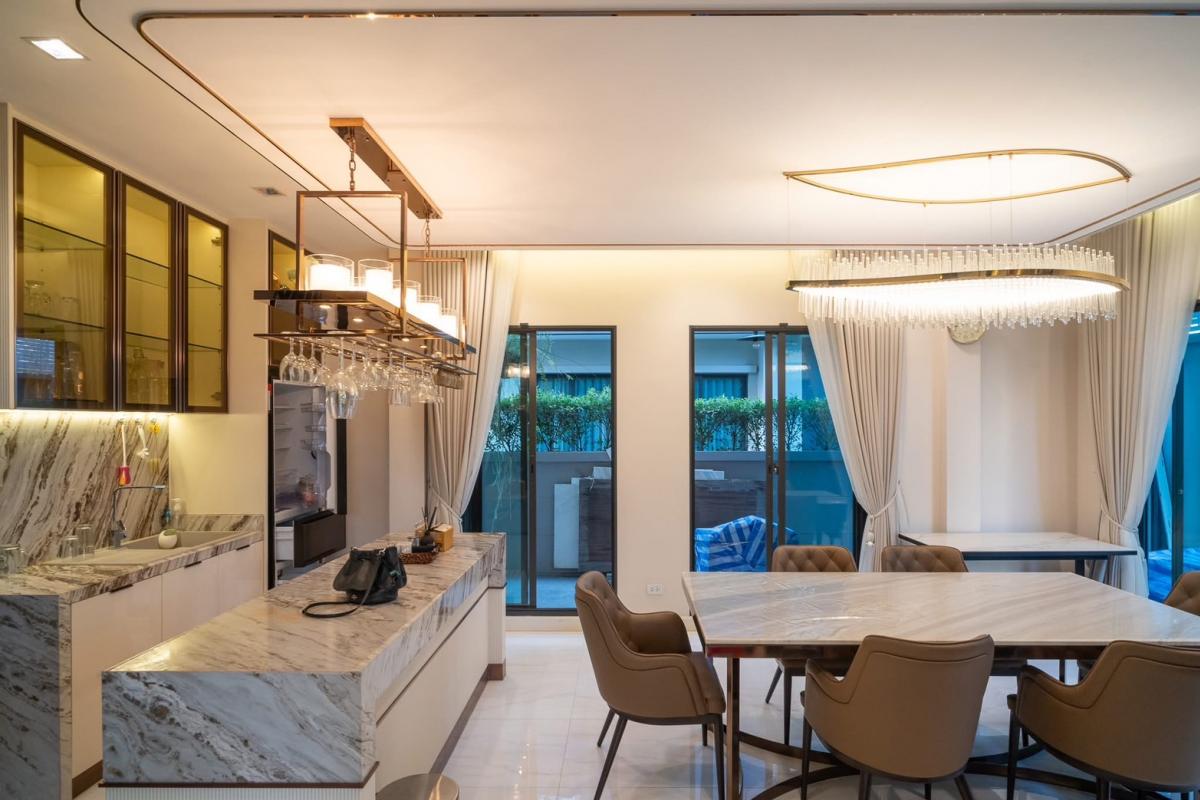 For RentHousePattanakan, Srinakarin : Luxury Condo in Bangkok Boulevard Rama 9, 3 Bed 4 Bath, 283 sqm, 70 sq.wah, Rent 110,000 THB, Sale...