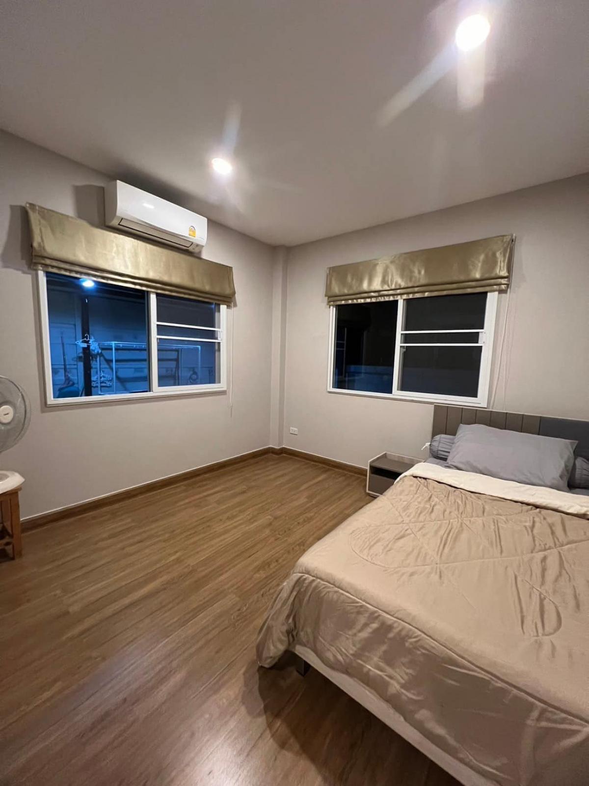 For RentHousePattanakan, Srinakarin : Luxury 4-Bedroom Home in Bangkok's Heart!